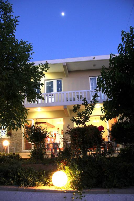 Hotel Ikaros アルハンゲロス エクステリア 写真