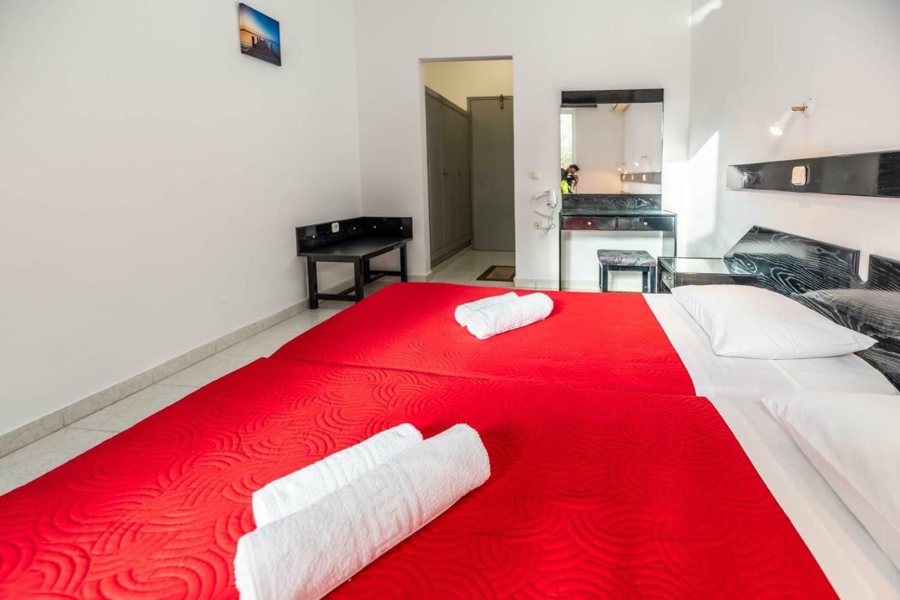 Hotel Ikaros アルハンゲロス エクステリア 写真